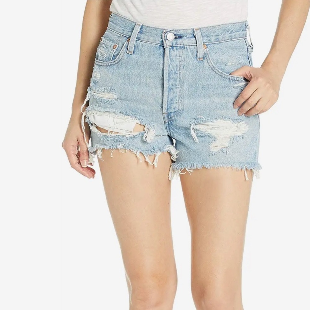 NWOT Levi’s 501 shorts in the color fault line